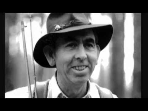 En svartvit bild på Hans Lidman iklädd en hatt.